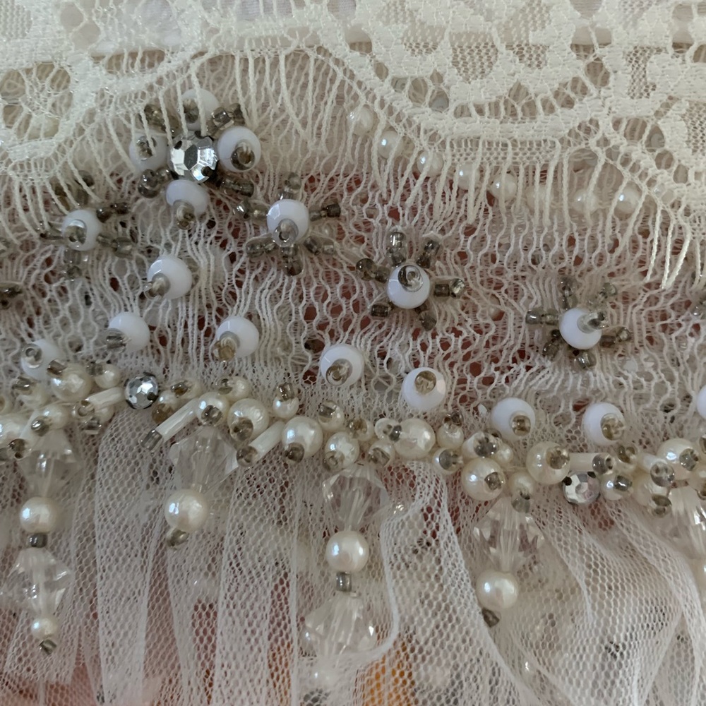 LAST CALL! MAKE OFFER!
Exquisite Alice + Olivia White Lace Dress, Size S - Picture 8 of 10